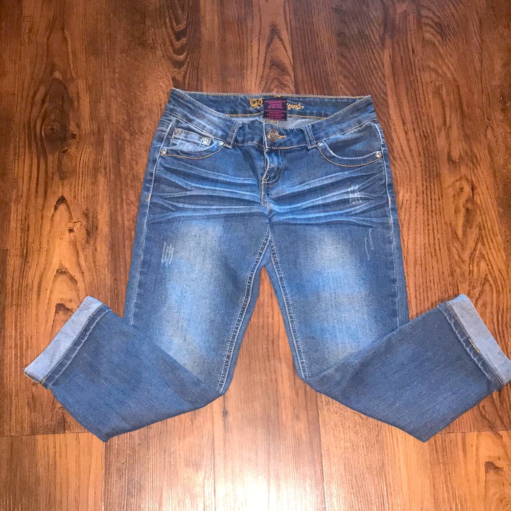 CUTEST JEANS BY. BUBBLE GUM Size 1/2 LOW RISE Rolled Cuff Jeans Capri